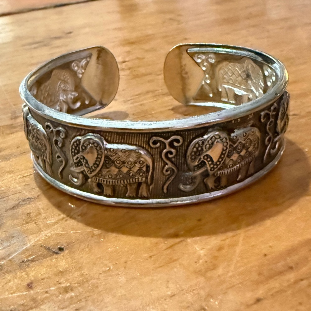 Elephant Design Silver Cuff Bracelet Vintage